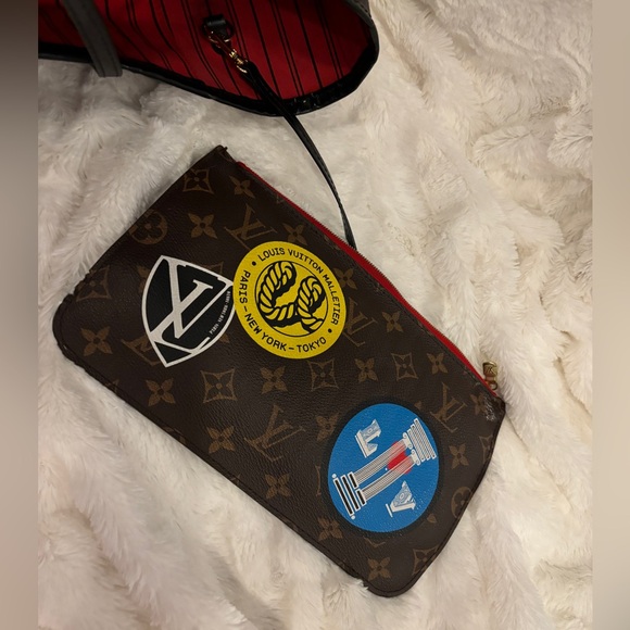 Louis Vuitton Monogram Zip Pouch - Picture 1 of 8